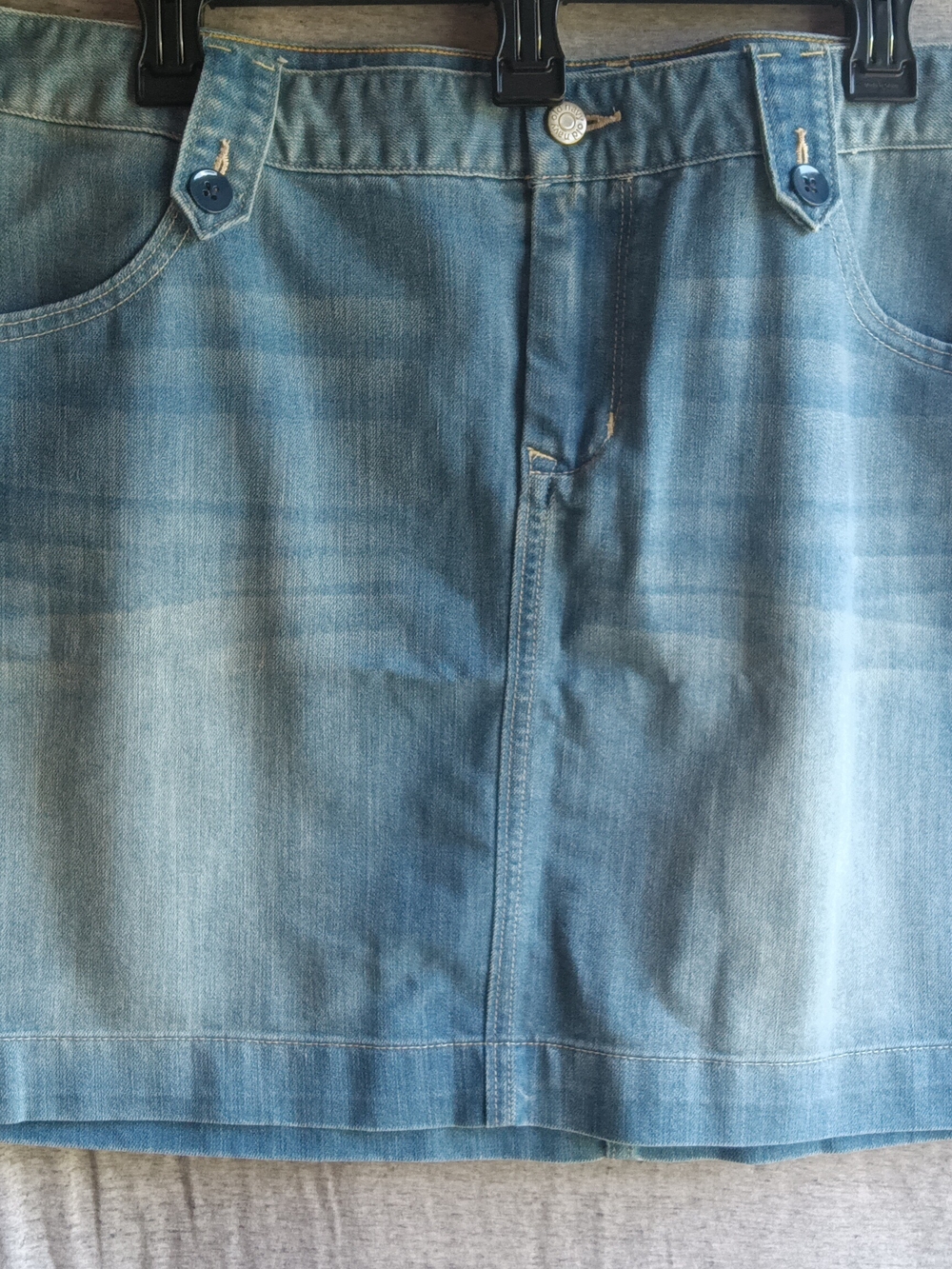Old Navy Women’s Blue Solid Denim Mini Skirt Zip Closure Pockets Size 16